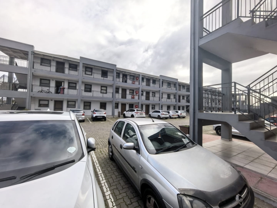 2 Bedroom Property for Sale in Grassy Park Western Cape
